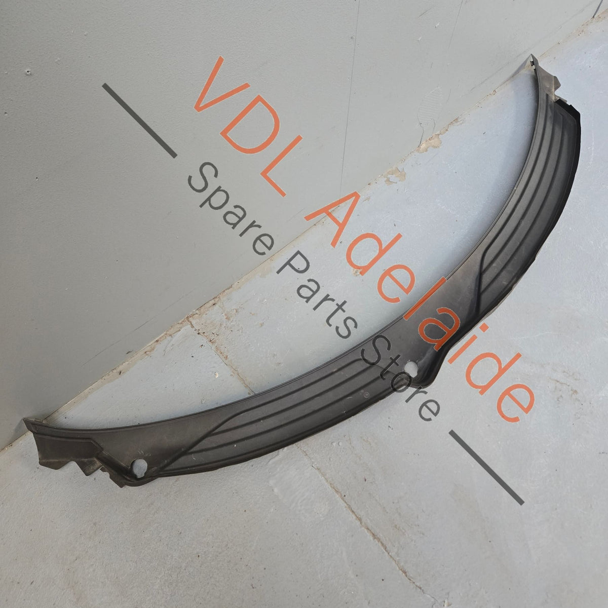 991556000000 99155556307  Porsche 911 991 Windscreen Wiper Scuttle Panel Cover Trim 99155556307 1E0
