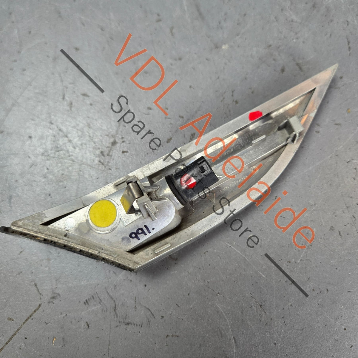 99163115503 99163125507  Porsche 981 991.1 Left Turn Signal Repeater Genuine 99163115503 99163125507