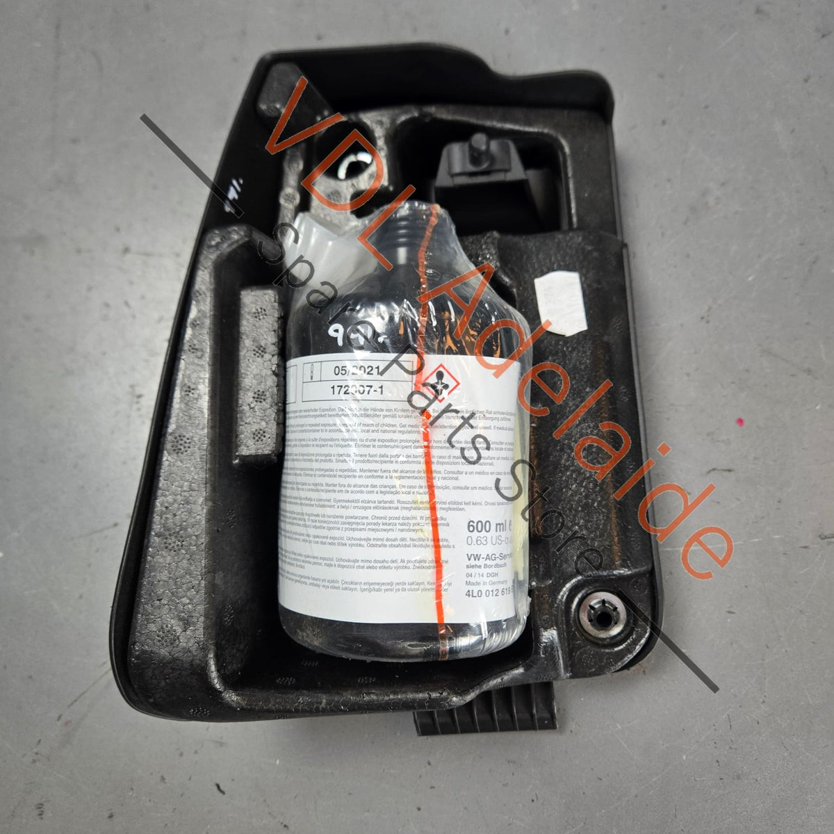 99155142200 991551422001 4L0012619B Porsche 911 991 Tyre Sealant 600ml & Storage Compartment Right 99155142200