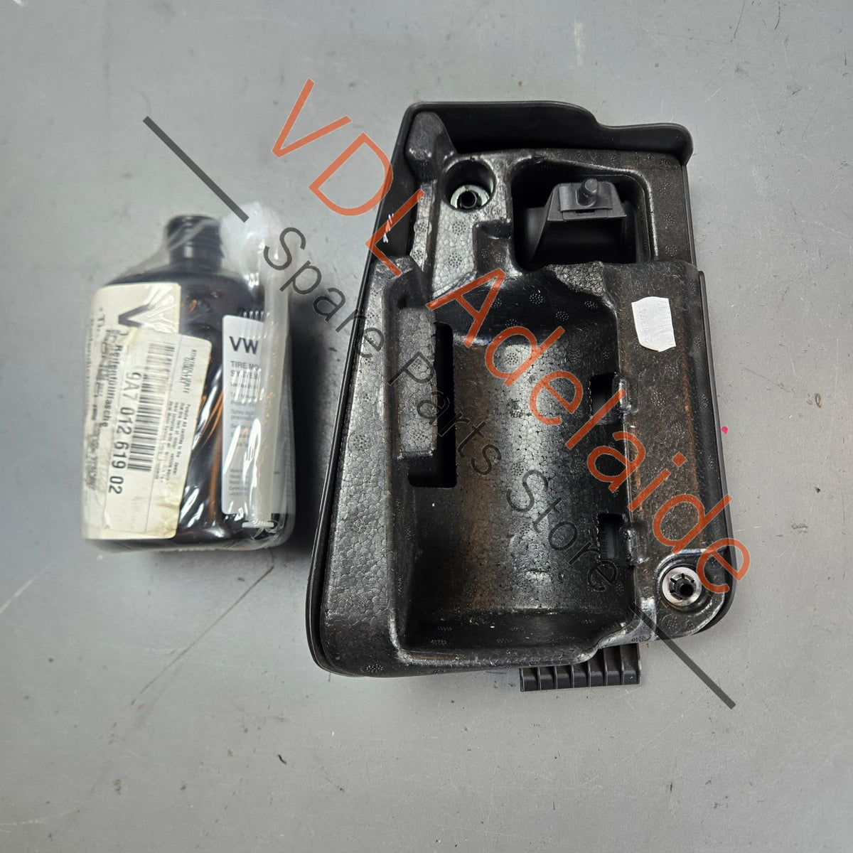 99155142200 991551422001 4L0012619B Porsche 911 991 Tyre Sealant 600ml & Storage Compartment Right 99155142200