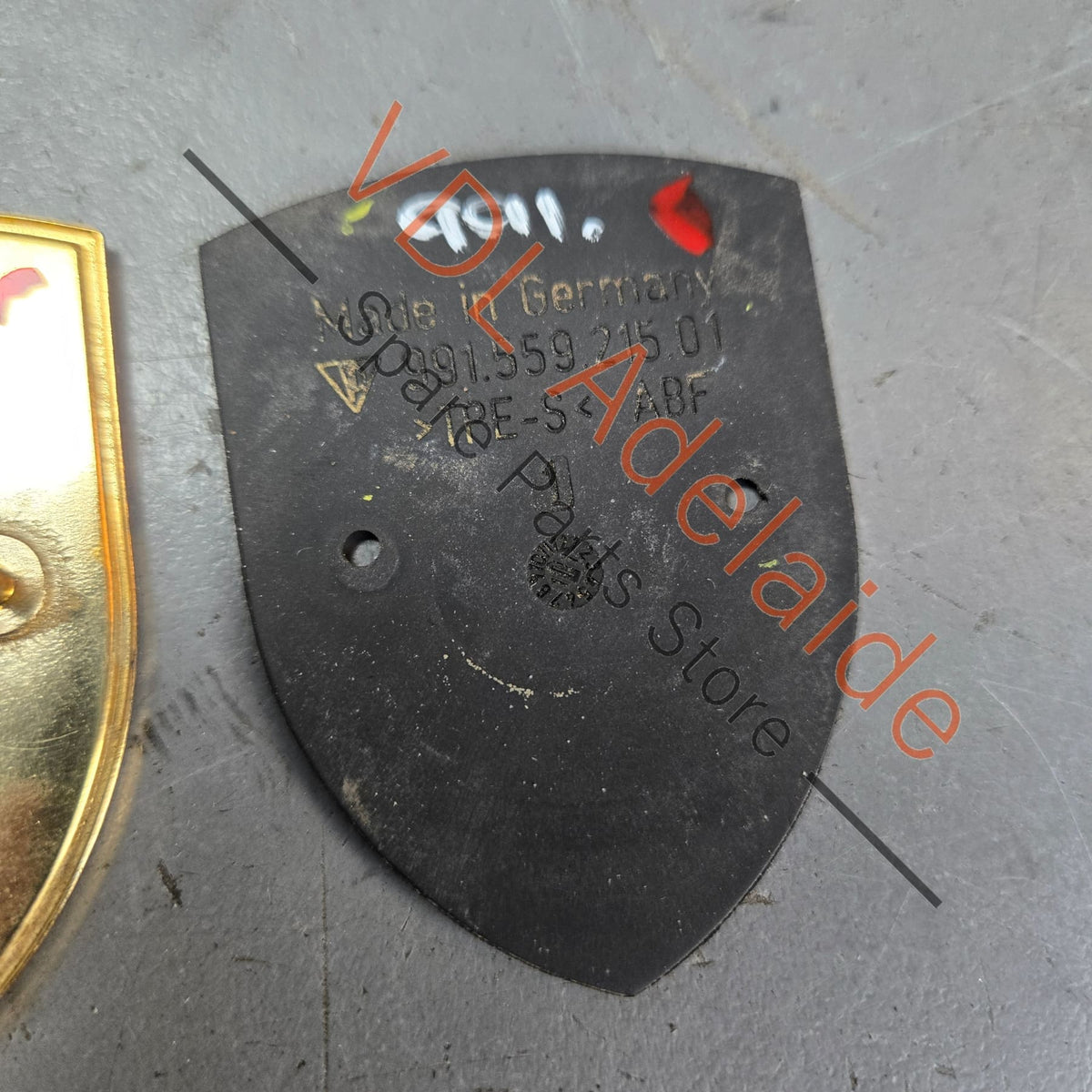 9P1853601 99155921100  Porsche 911 Boxster Cayman Cayenne Macan Front Bonnet Badge Emblem Crest 9P1853601