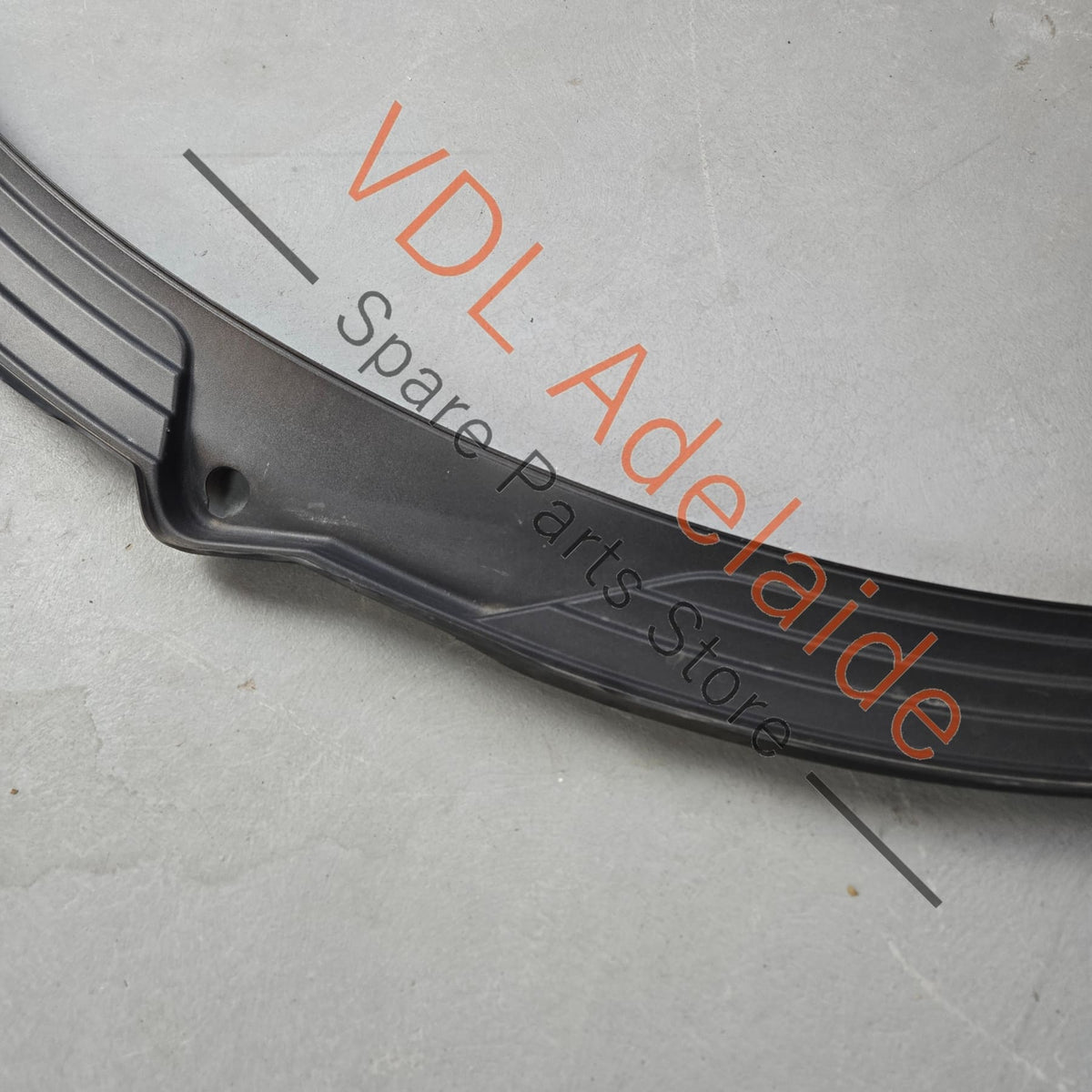 99155556307   Porsche 911 991 981 Windscreen Wiper Trim Panel Black 99155556307 for RHD