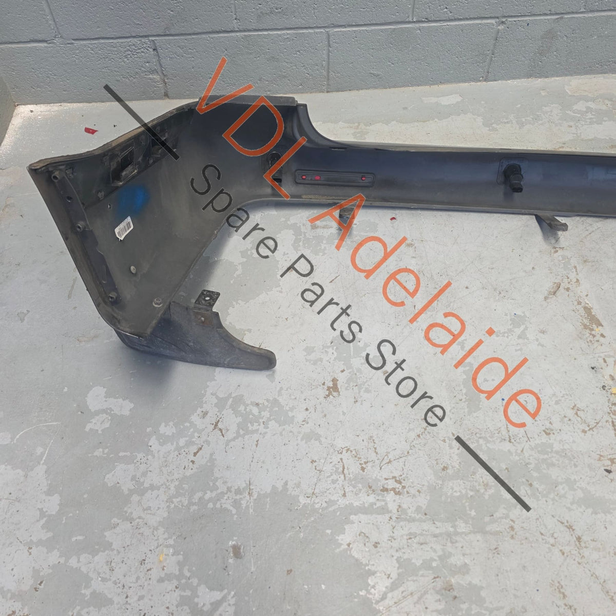 7H5807417F    Genuine OEM VW T5 Transporter Multivan Rear Bumper Cover with parking sensors