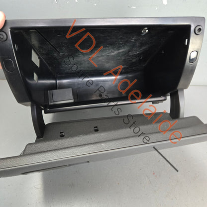 7H2857121A71N 7E28570959B9   VW T5 Transporter Multivan Glovebox 7H2857121A 7E2857095