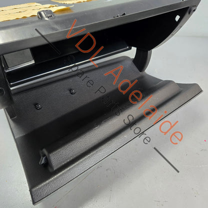 7H2857121A71N 7E28570959B9   VW T5 Transporter Multivan Glovebox 7H2857121A 7E2857095