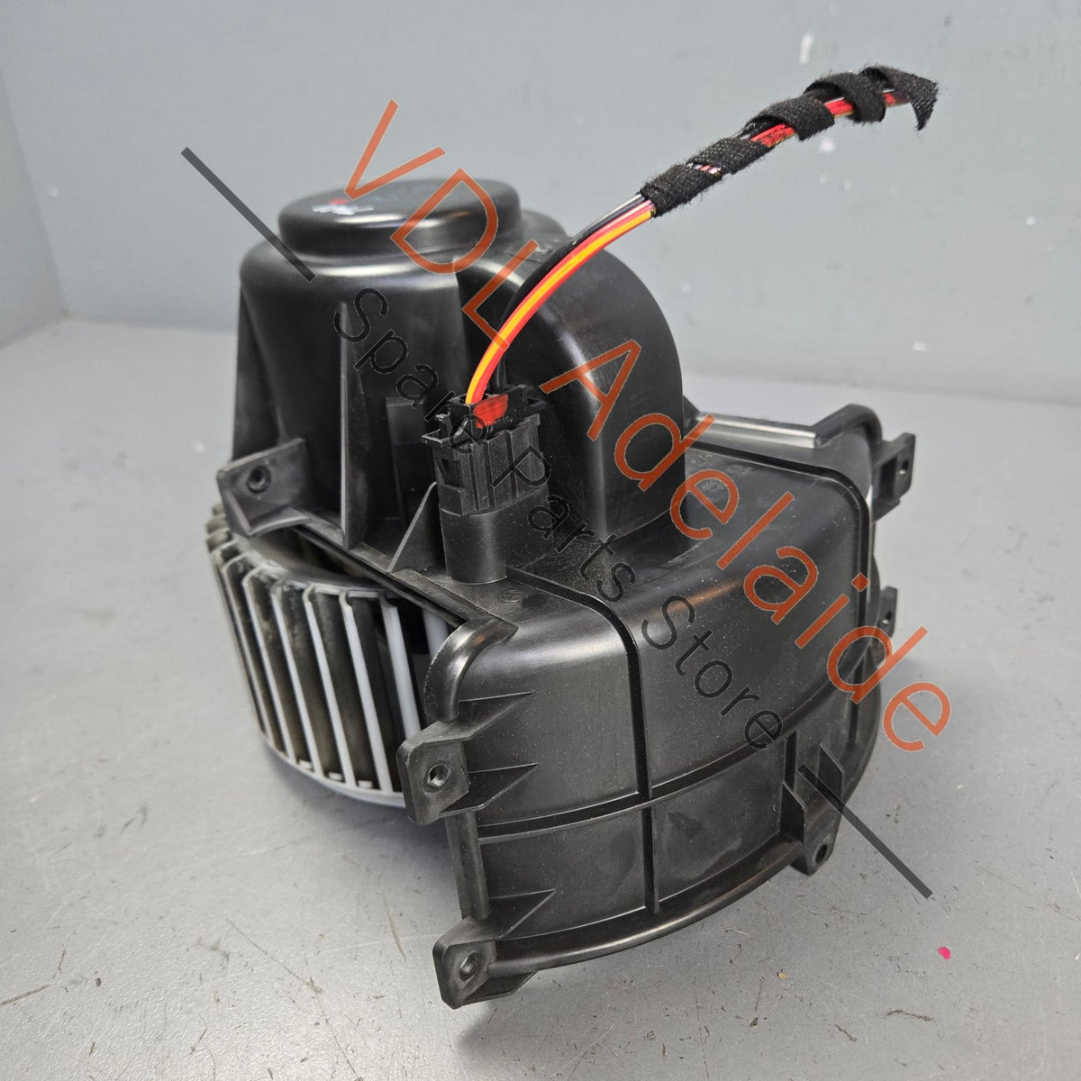 7E6820021    Genuine VW T5 Transporter Multivan AC Blower Fan Motor 7E6820021 for RHD model