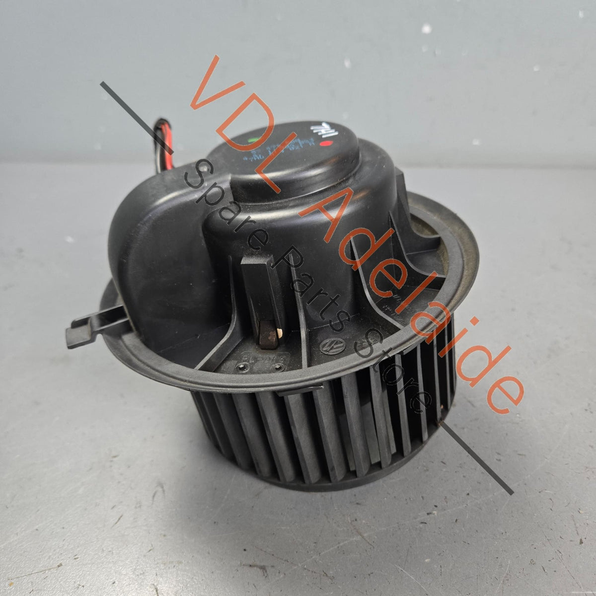 7H0819021A 7E0819021A   Genuine VW T5 Transporter Multivan AC Blower Fan Motor 7H0819021A 7E0819021A (rear)