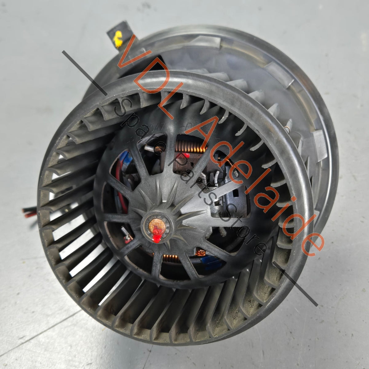 7H0819021A 7E0819021A   Genuine VW T5 Transporter Multivan AC Blower Fan Motor 7H0819021A 7E0819021A (rear)