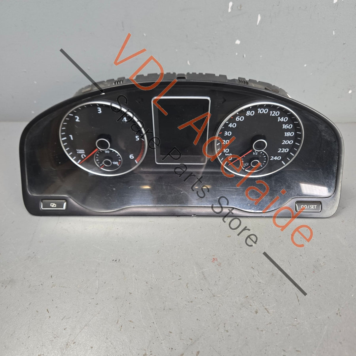 7E0920880E    VW Transporter T5 Dashboard Cluster Instrument Gauges 7E0920880E KM/h Diesel