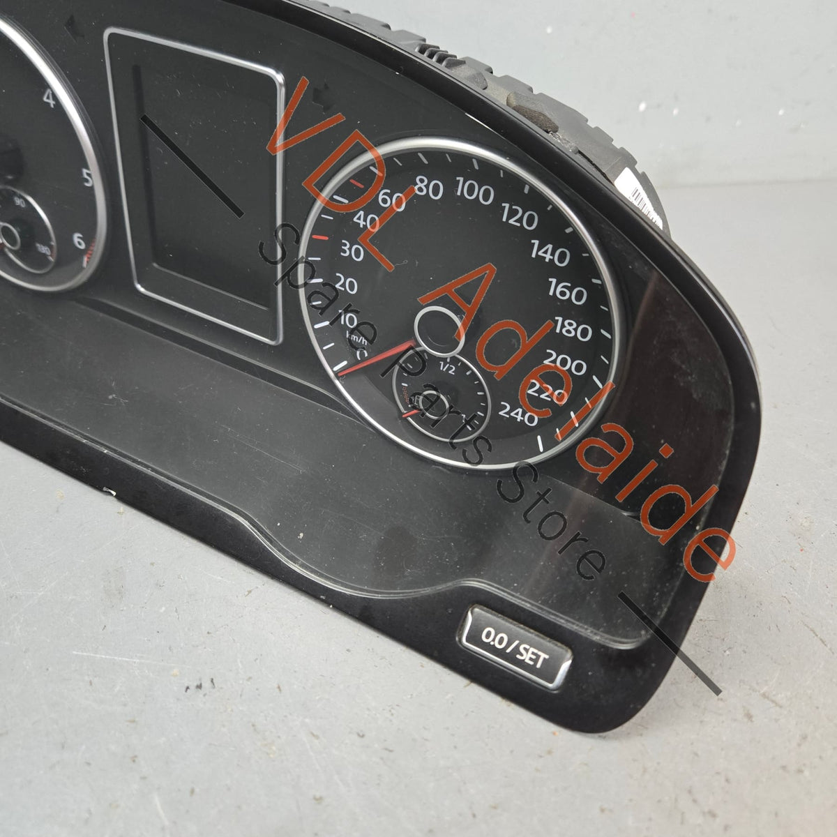 7E0920880E    VW Transporter T5 Dashboard Cluster Instrument Gauges 7E0920880E KM/h Diesel