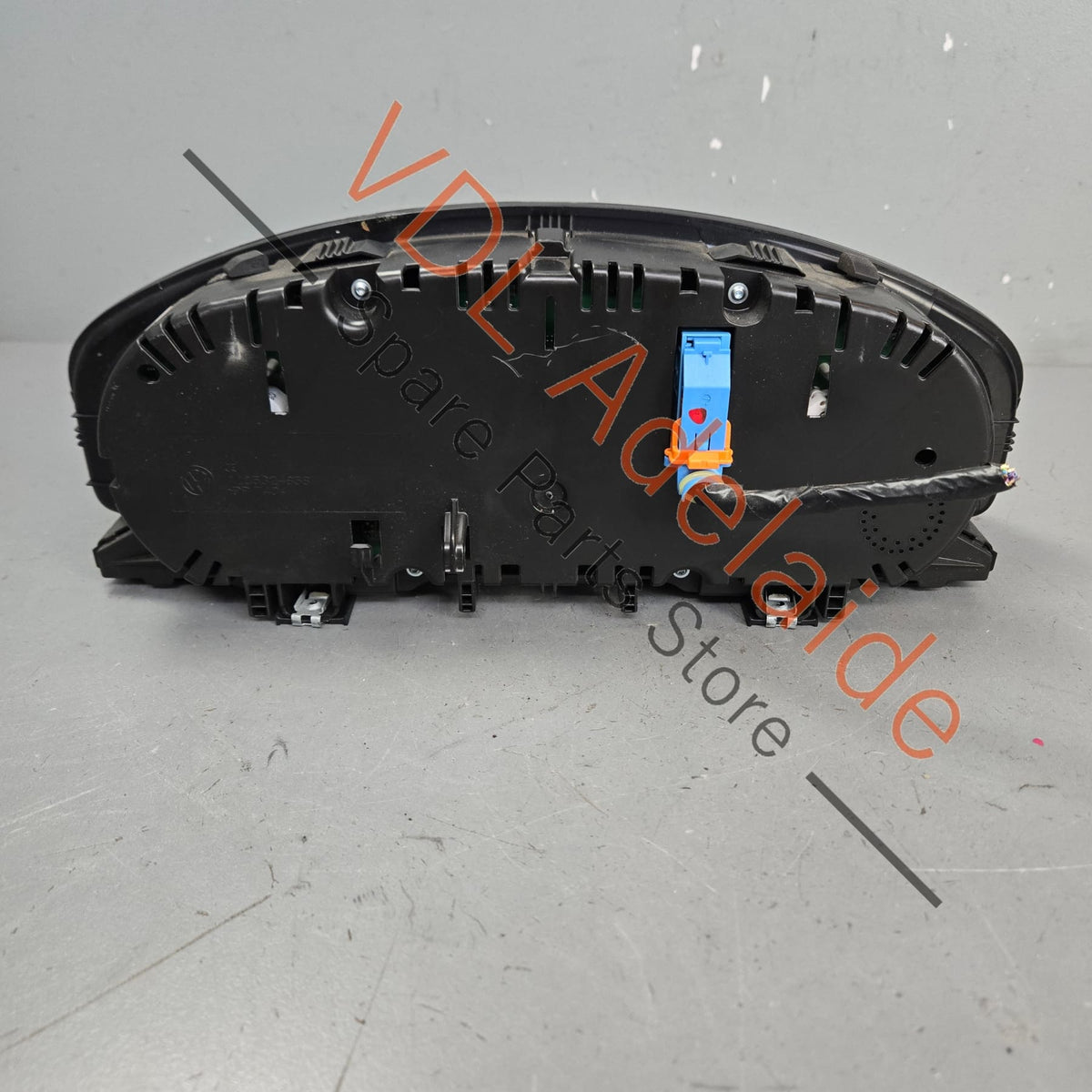 7E0920880E    VW Transporter T5 Dashboard Cluster Instrument Gauges 7E0920880E KM/h Diesel