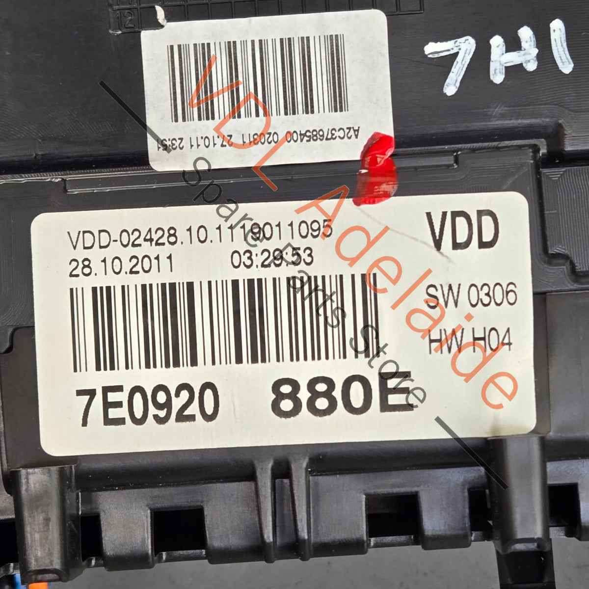 7E0920880E    VW Transporter T5 Dashboard Cluster Instrument Gauges 7E0920880E KM/h Diesel