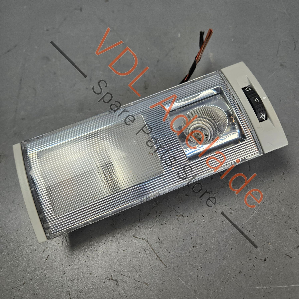 7H5947105E    VW Transporter T5 Reading Interior Light Rear Passenger 7H5947105E