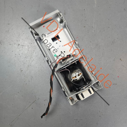 7H5947105E    VW Transporter T5 Reading Interior Light Rear Passenger 7H5947105E