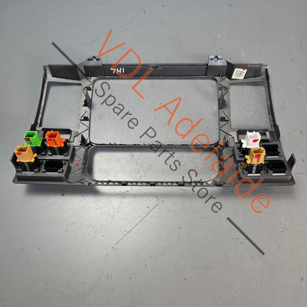 7E0857237H 7E0857237N 7E0959856D  VW Transporter Electric Side Door Button Switch with Radio Trim 7E0857237 7E0959856D