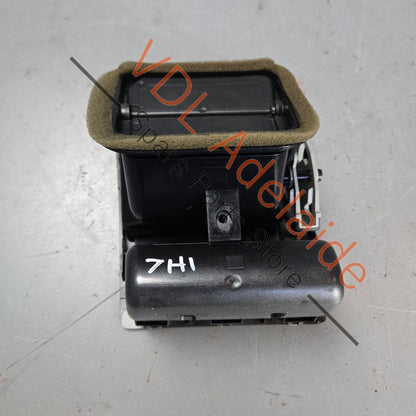 7E0819204D 7E0819204F   VW Transporter T5 Centre Right Air Vent 7E0819204D 7E0819204F