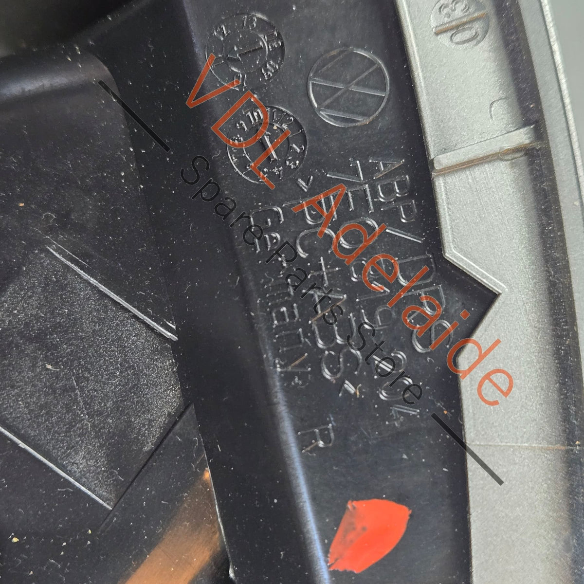 7E0819204D 7E0819204F   VW Transporter T5 Centre Right Air Vent 7E0819204D 7E0819204F