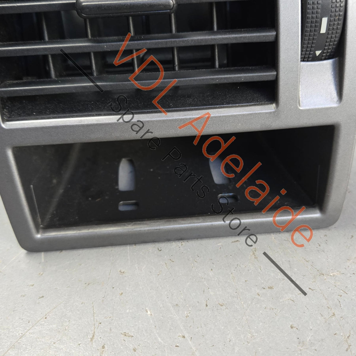 7E0819203D 7E0819203F   VW Transporter T5 Centre Left Air Vent 7E0819203D 7E0819203F