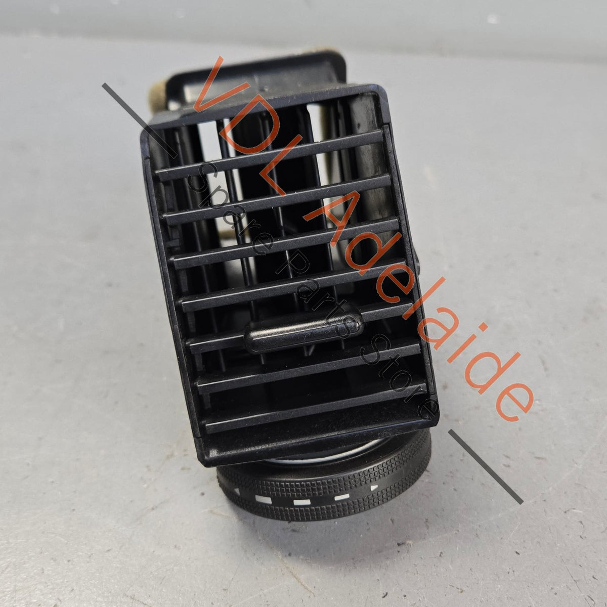 7E0815705C 7E0815705D   VW Transporter T5 Centre Left Air Vent 7E0815705C 7E0815705D