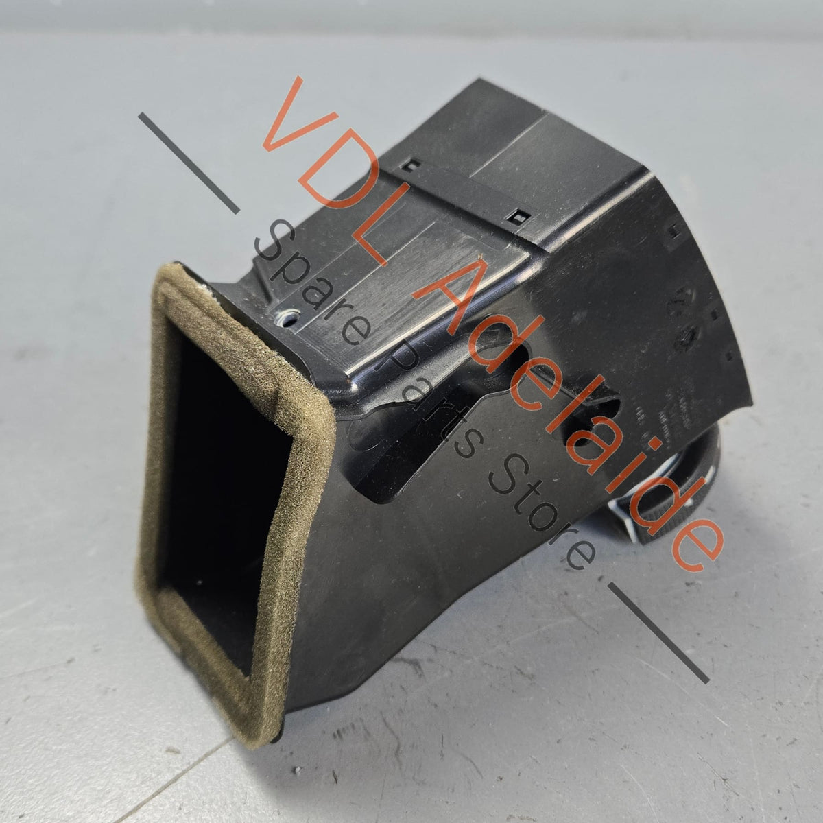 7E0815705C 7E0815705D   VW Transporter T5 Centre Left Air Vent 7E0815705C 7E0815705D