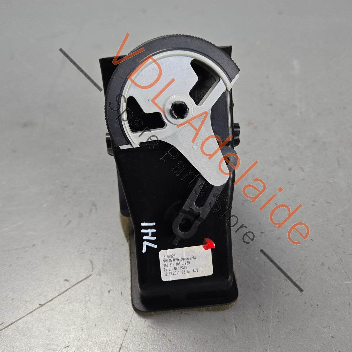 7E0815705C 7E0815705D   VW Transporter T5 Centre Left Air Vent 7E0815705C 7E0815705D