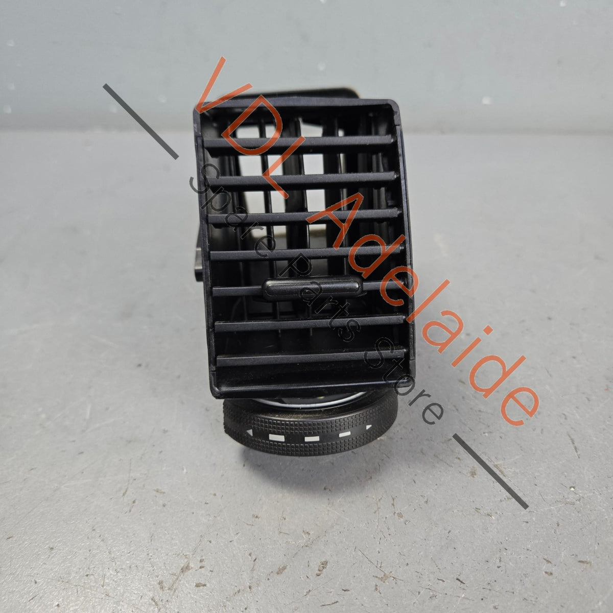 7E0815706B 7E0815706D   VW Transporter T5 Centre Right Air Vent 7E0815706B 7E0815706D