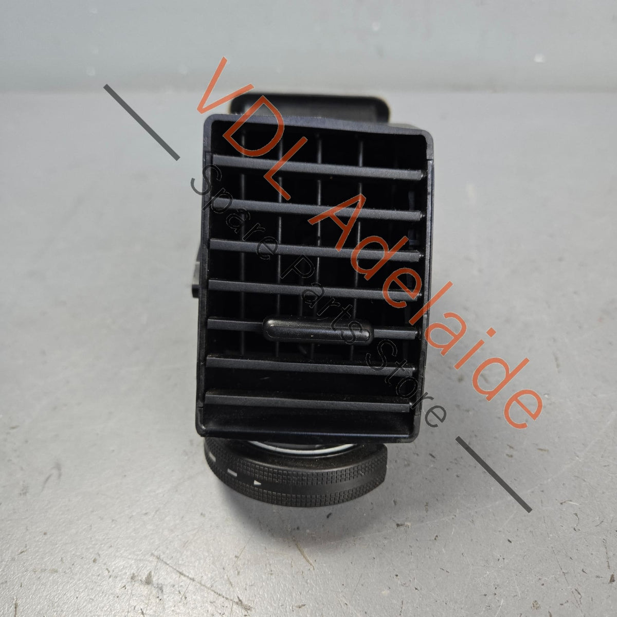 7E0815706B 7E0815706D   VW Transporter T5 Centre Right Air Vent 7E0815706B 7E0815706D