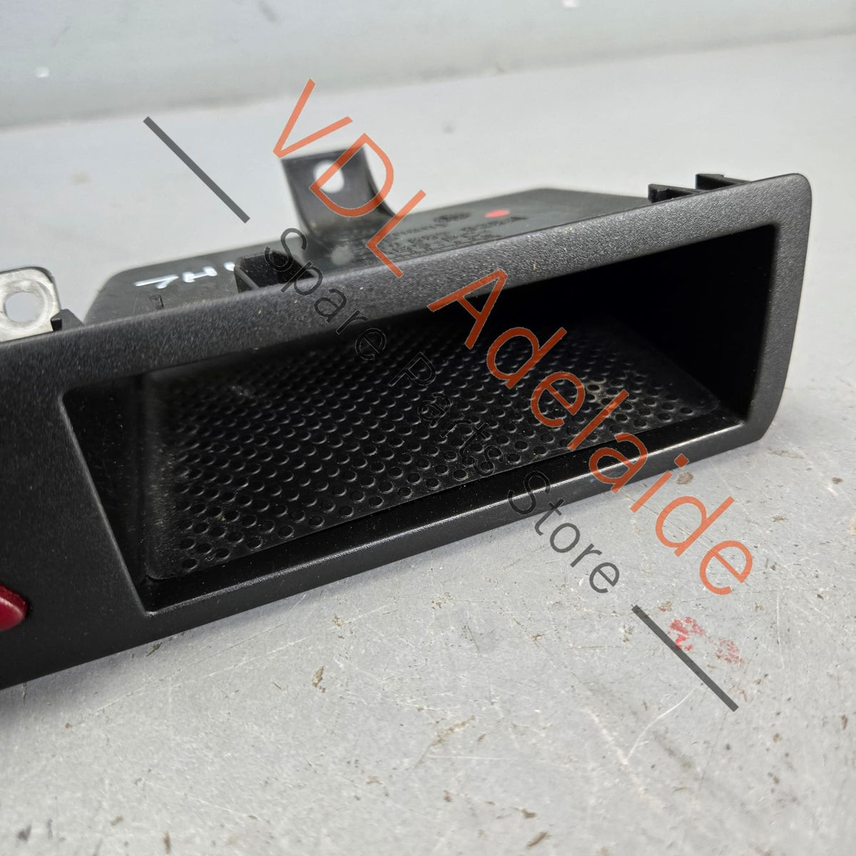 7H0857925A 6Y0953235A 6Y0953235  Hazard Light Switch T5 Transporter 2003-2010 Emergency Light Switch with Trim 7H0857925A 6Y0953235