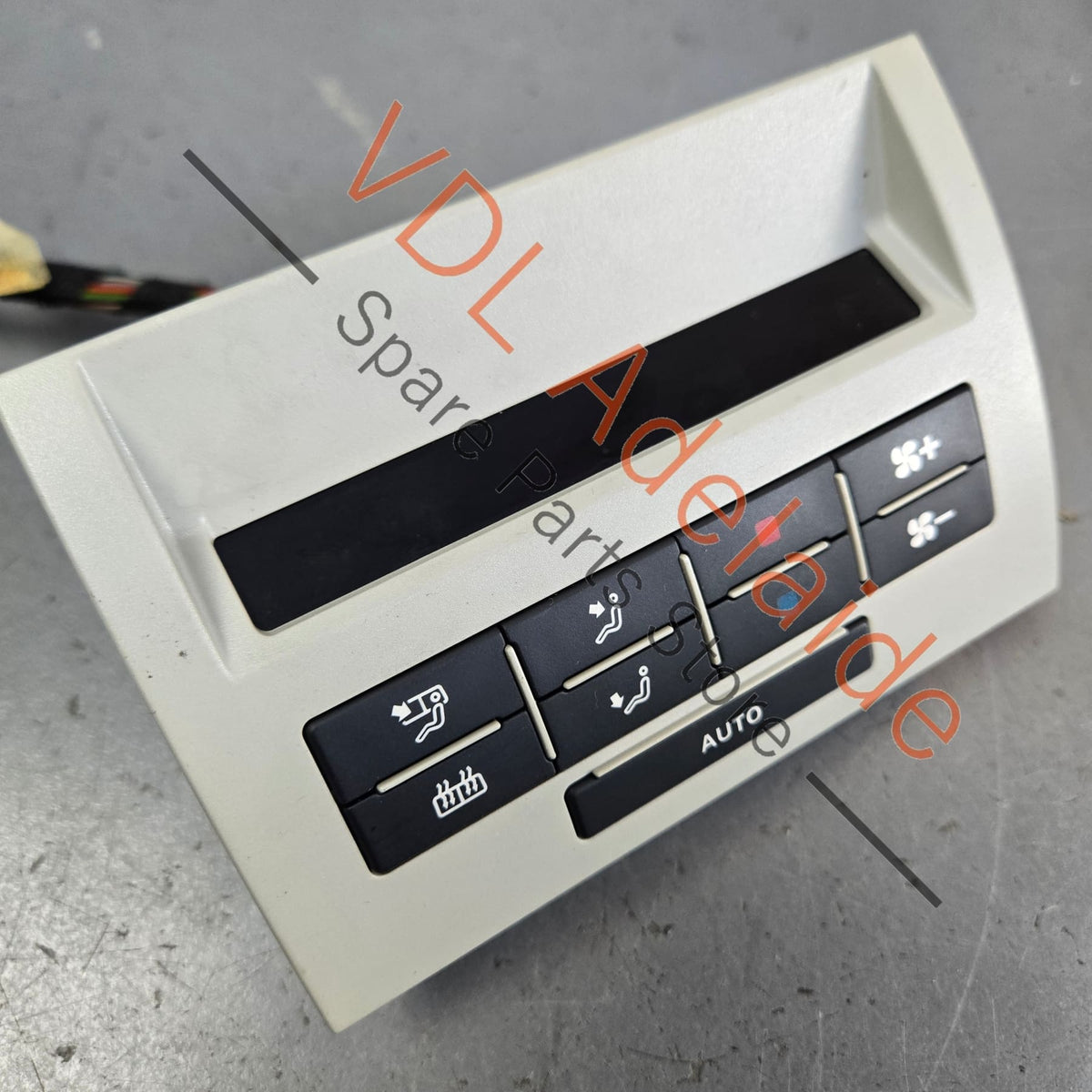 7E5907049B    VW transporter T5 Roof Switch for Climate Control Air Conditioning 7E5907049B