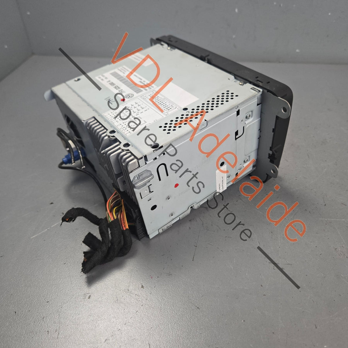 7F0035680A    VW Amarok Transporter Head Unit Satnav RNS510 Radio Screen 7F0035680A