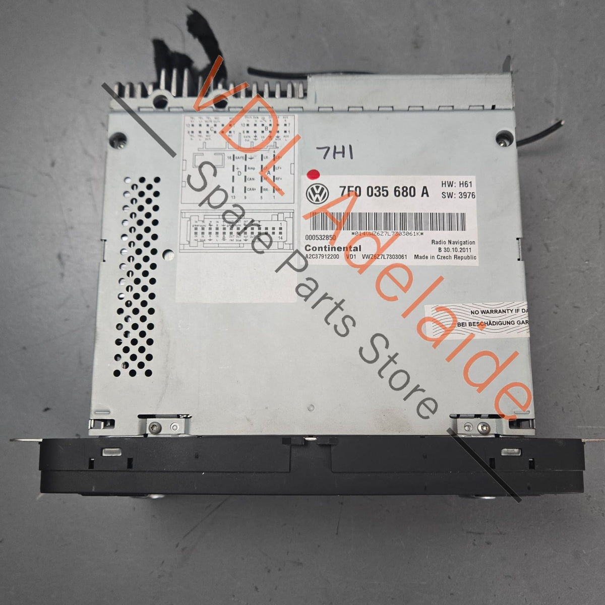 7F0035680A    VW Amarok Transporter Head Unit Satnav RNS510 Radio Screen 7F0035680A
