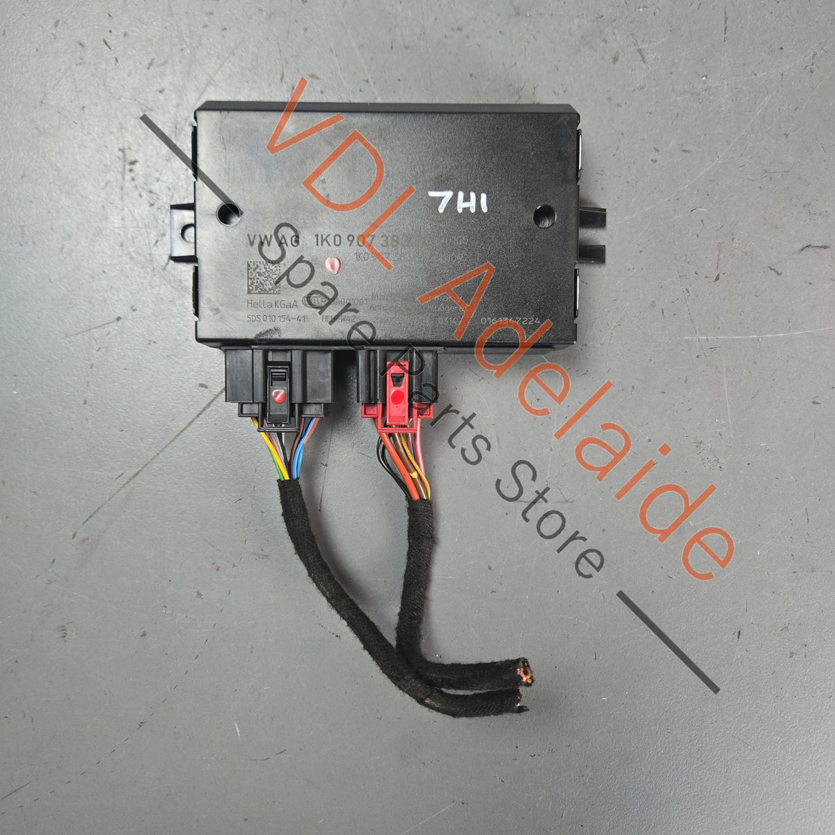 1K0907383F    VW Trailer Module Amarok Transporter T5 1K0907383F