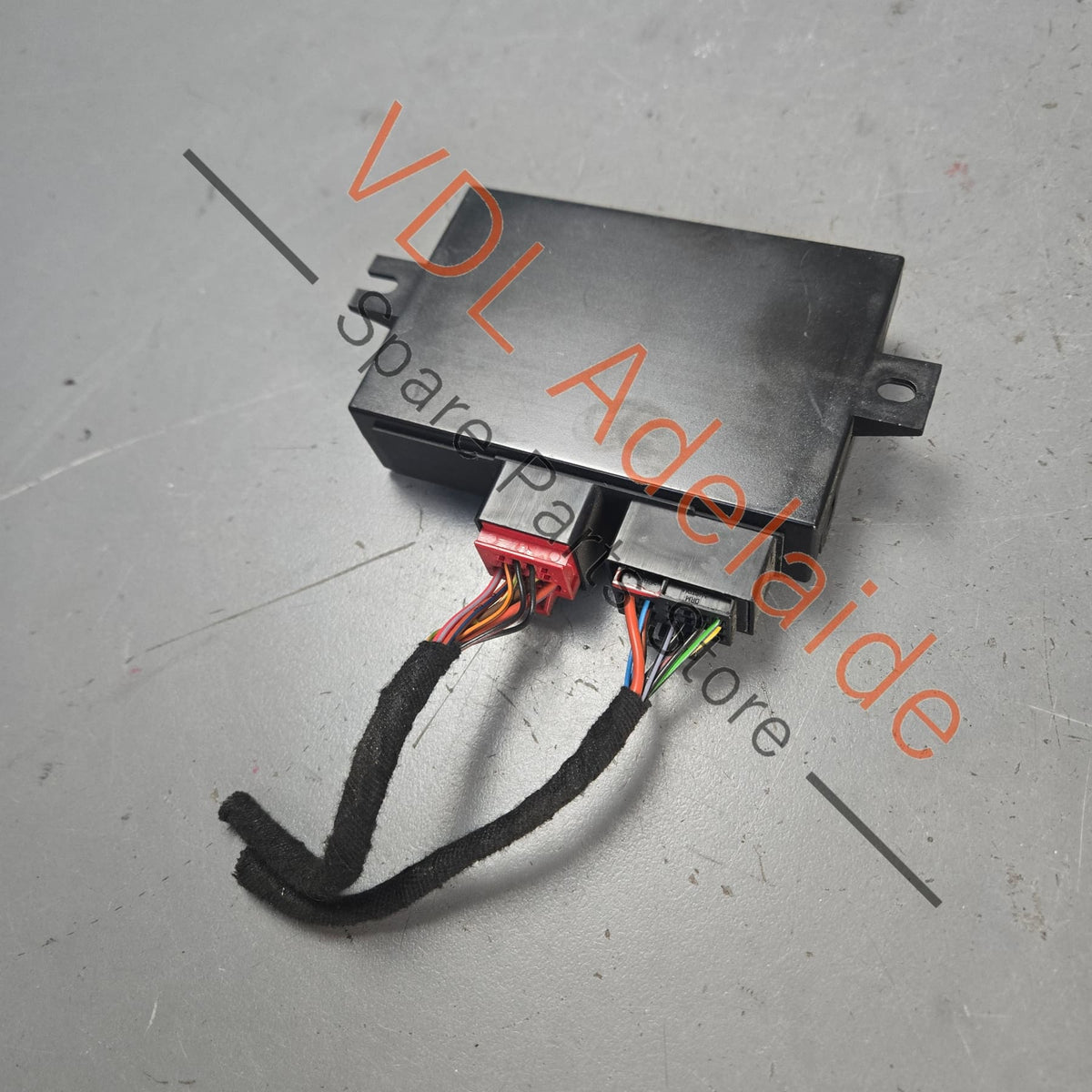 1K0907383F    VW Trailer Module Amarok Transporter T5 1K0907383F
