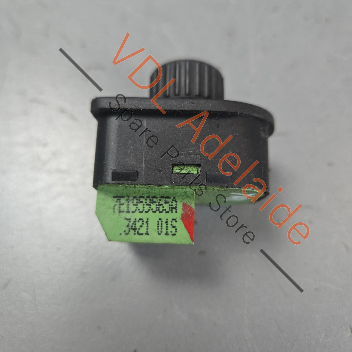 7E1959565A 7E1959565E   GENUINE VW Transporter T5 Power Mirror Switch w Heating 7E1959565A 7E1959565D 7E1959565E