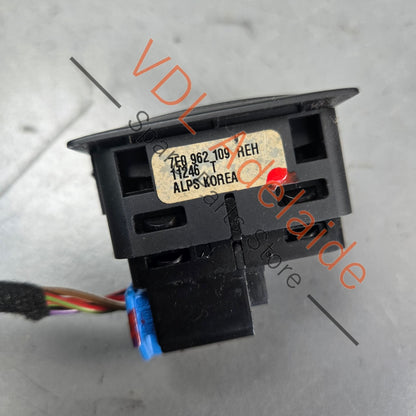 7E0962109    VW T5 T6 Transporter Caravelle Anti Theft Alarm Switch 7E0962109