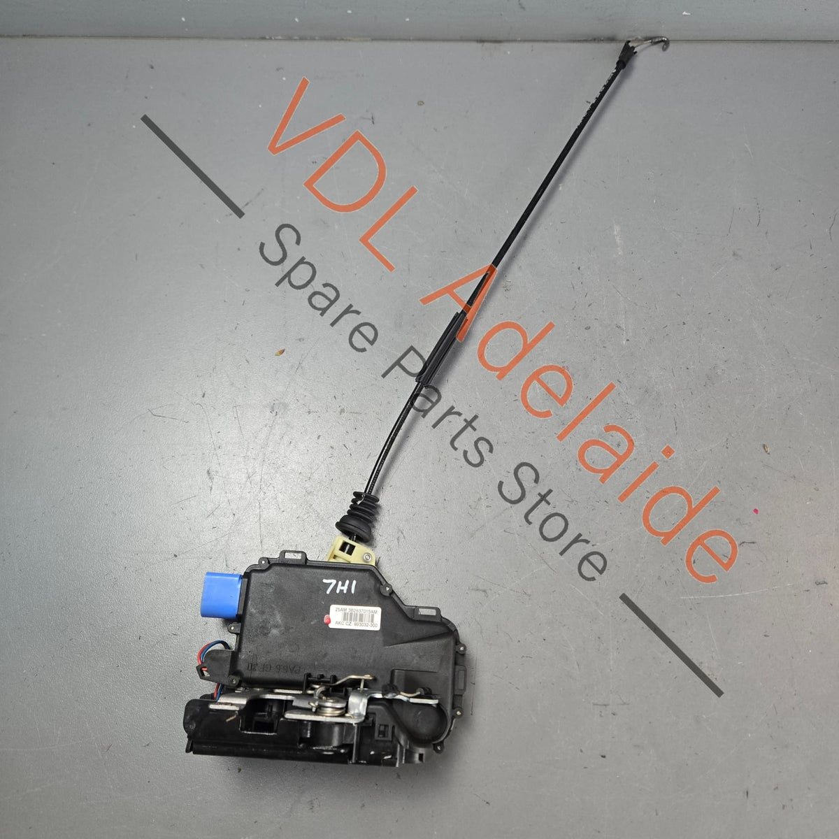 3B2837015AM    VW Transporter T5 Front Left Door Lock Mechanism 3B2837015AM