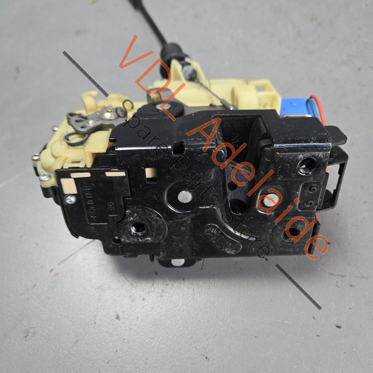3B2837015AM    VW Transporter T5 Front Left Door Lock Mechanism 3B2837015AM