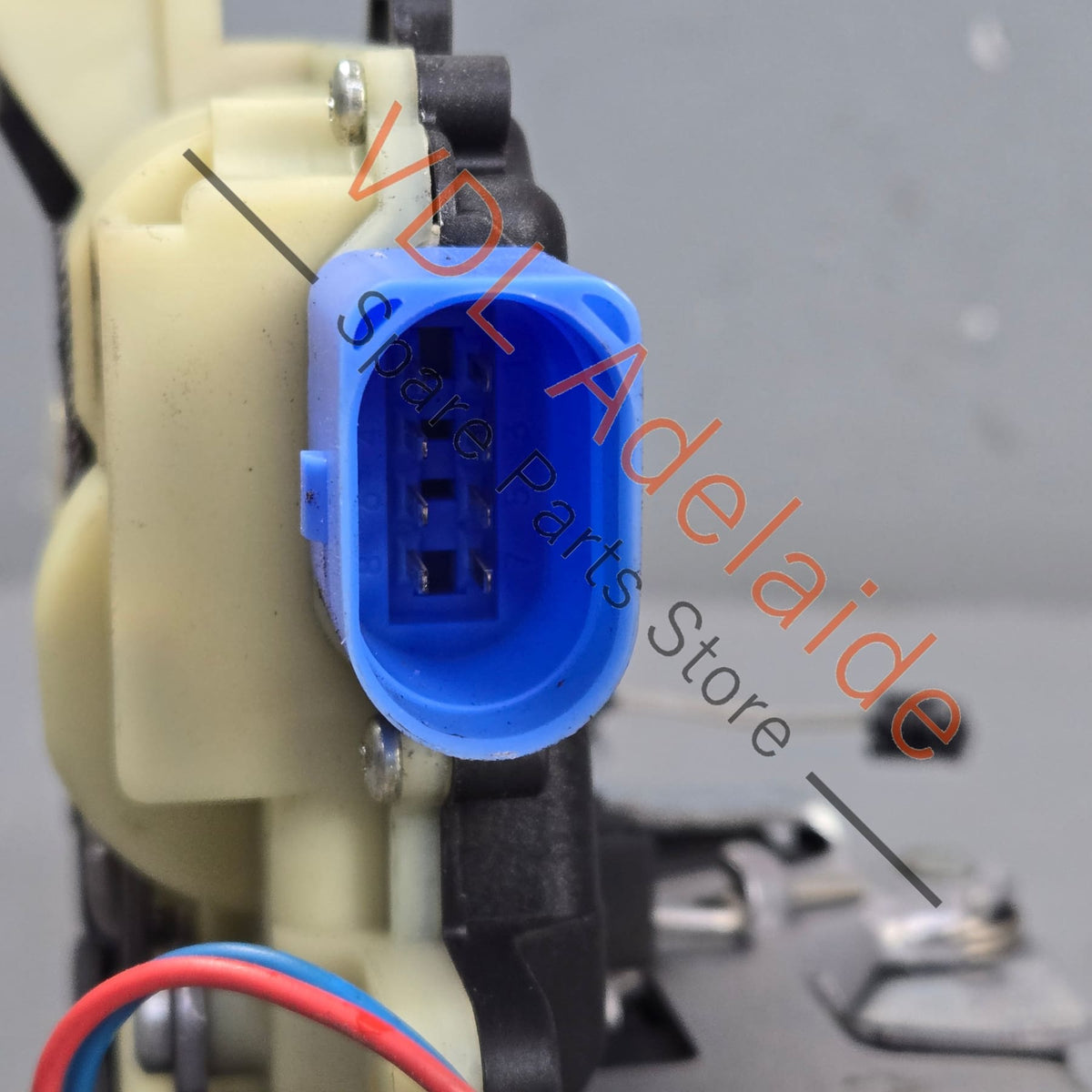 3B2837015AM    VW Transporter T5 Front Left Door Lock Mechanism 3B2837015AM