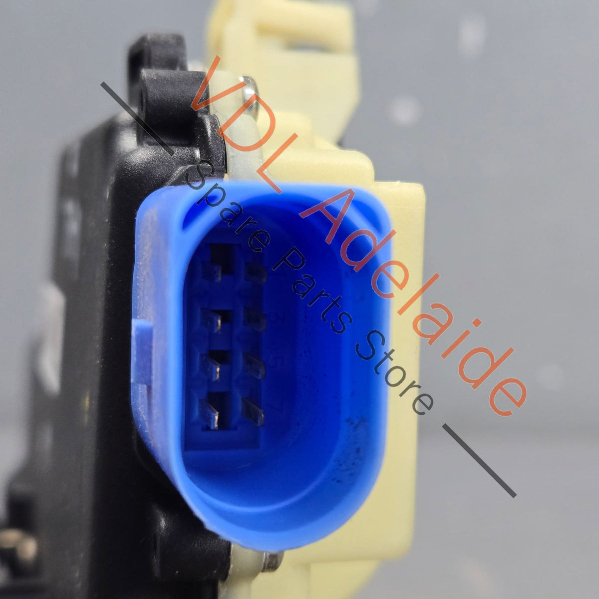 3B2837016AA    VW Transporter T5 Front Right Door Lock Mechanism 3B2837016AA