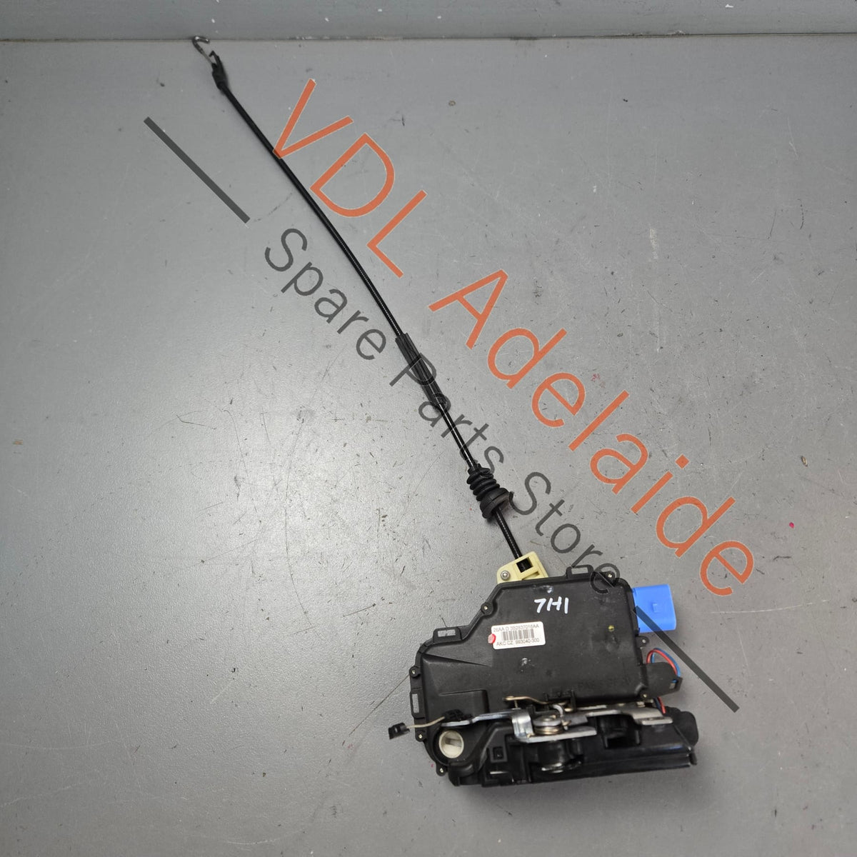 3B2837016AA    VW Transporter T5 Front Right Door Lock Mechanism 3B2837016AA