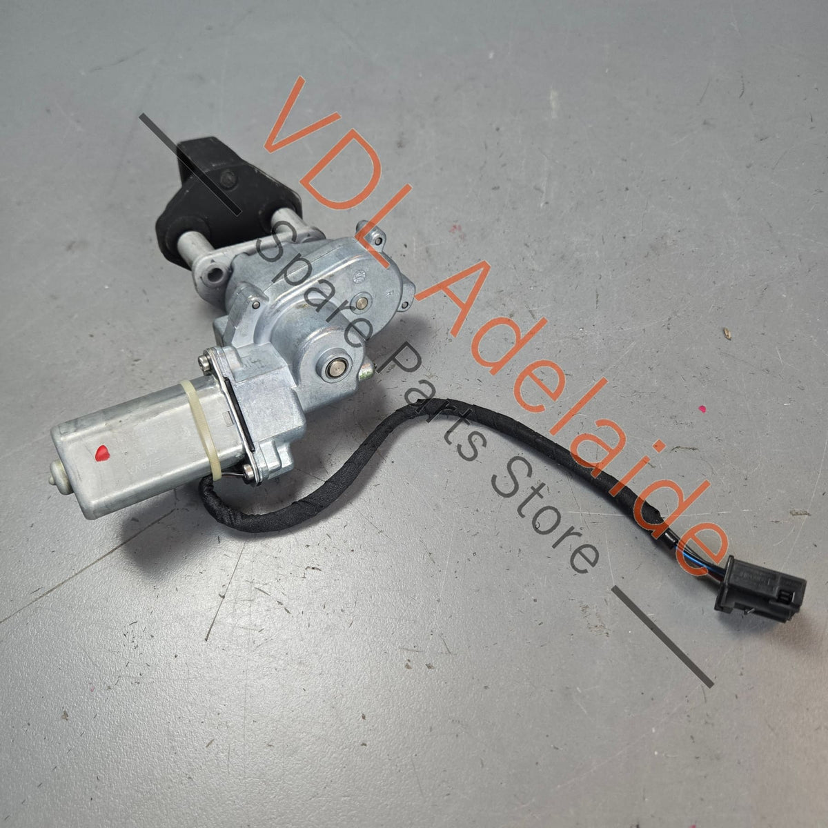 7H0843766F 7E0843766B   Genuine Volkswagen Right Electric Sliding Door Power Latching Soft Close Motor 7H0843766F 7E0843766B