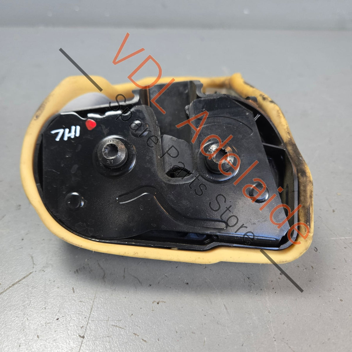 7E0843603C    Genuine VW Transporter T5 T6 Left Sliding Door Rotary Latch Lock 7E0843603C
