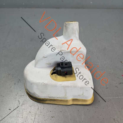 7E0843604C    Genuine VW Transporter T5 T6 Right Sliding Door Rotary Latch Lock 7E0843604C