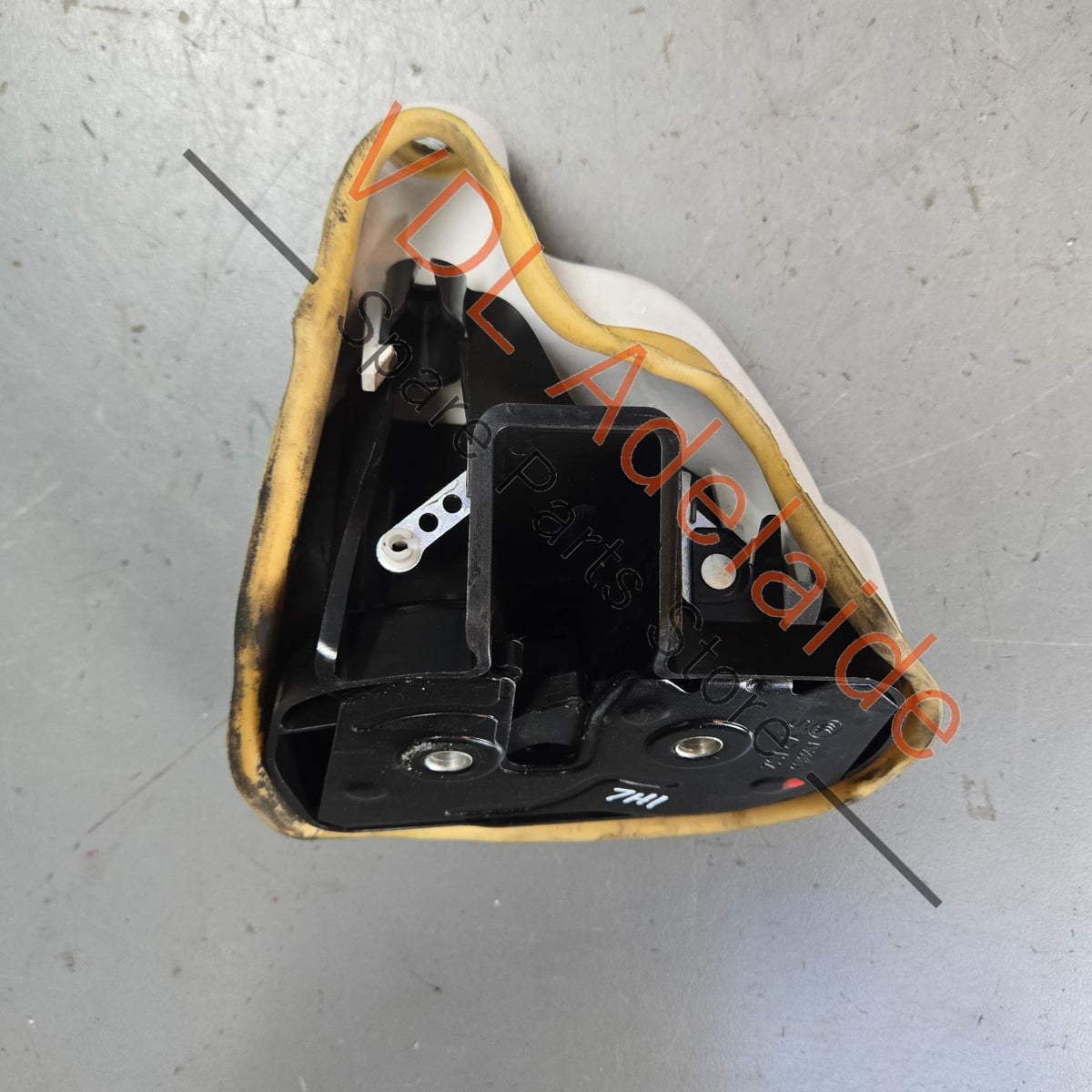 7E0843604C    Genuine VW Transporter T5 T6 Right Sliding Door Rotary Latch Lock 7E0843604C