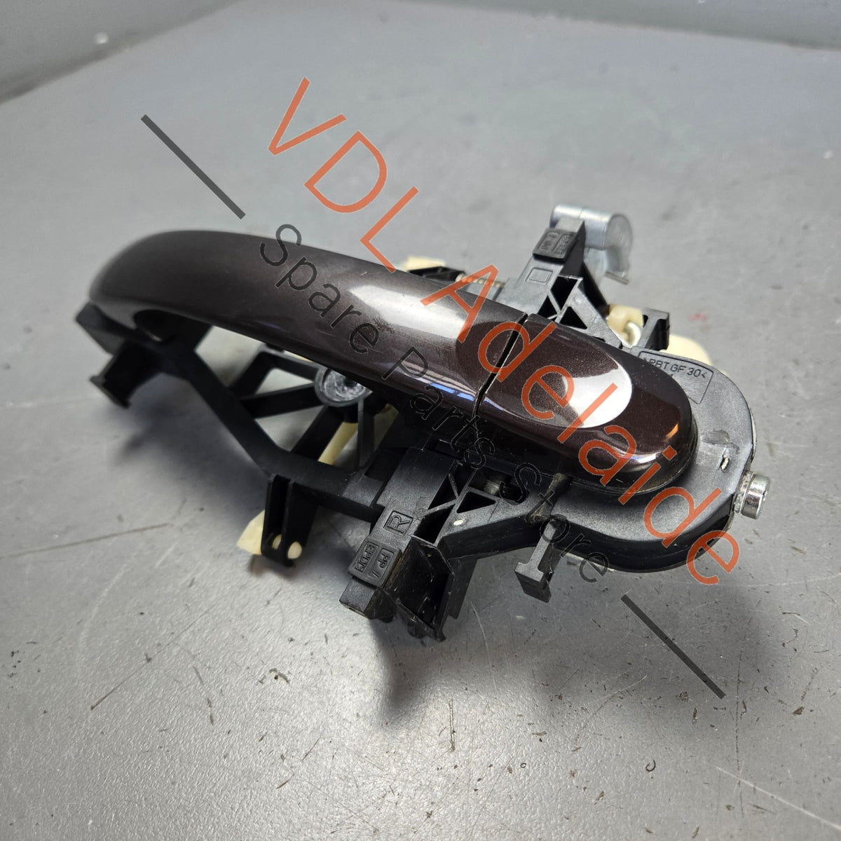 7H0843351E    VW Transporter T5 Left Side Exterior Door Handle & Mounting Bar 7H0843351E