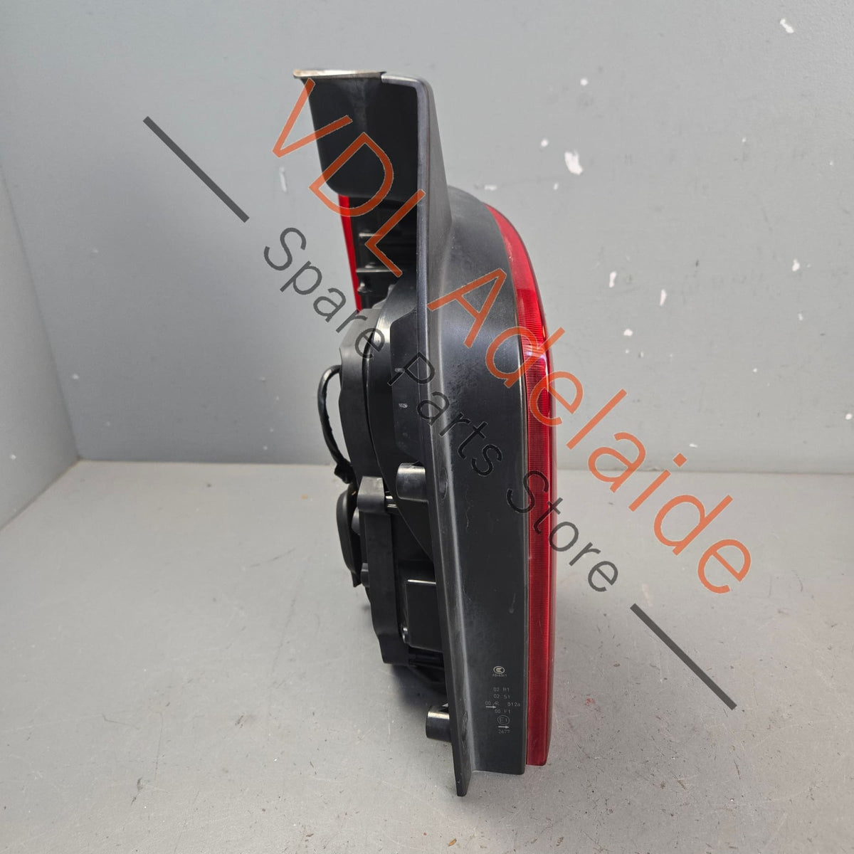 7E5945096E    VW Transporter T5 Right Rear Tail Light 7E5945096E 2010 - 2015