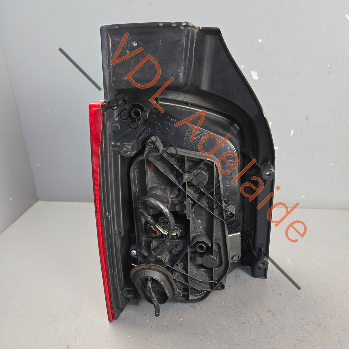 7E5945096E    VW Transporter T5 Right Rear Tail Light 7E5945096E 2010 - 2015