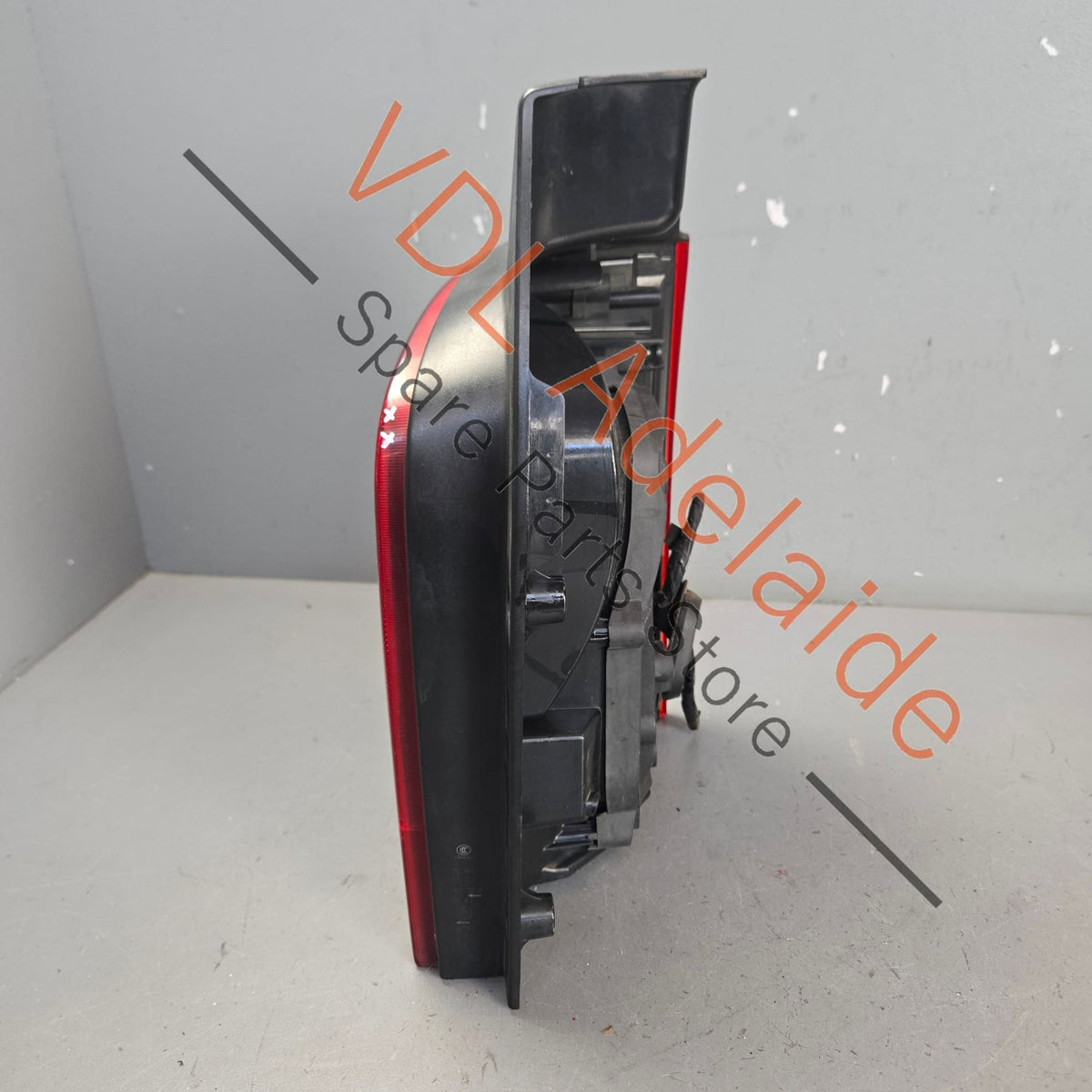 7E5945095E    VW Transporter T5 Left Rear Tail Light 7E5945095E 2010 - 2015