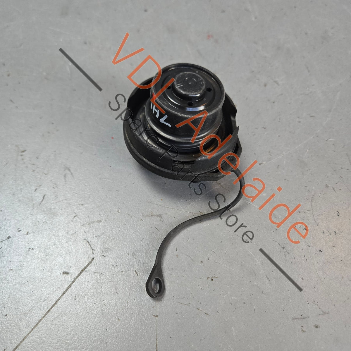 1J0201553AH    VW Audi Fuel Tank Cap 1J0201553AH 6R0201550C 1J0201550AC