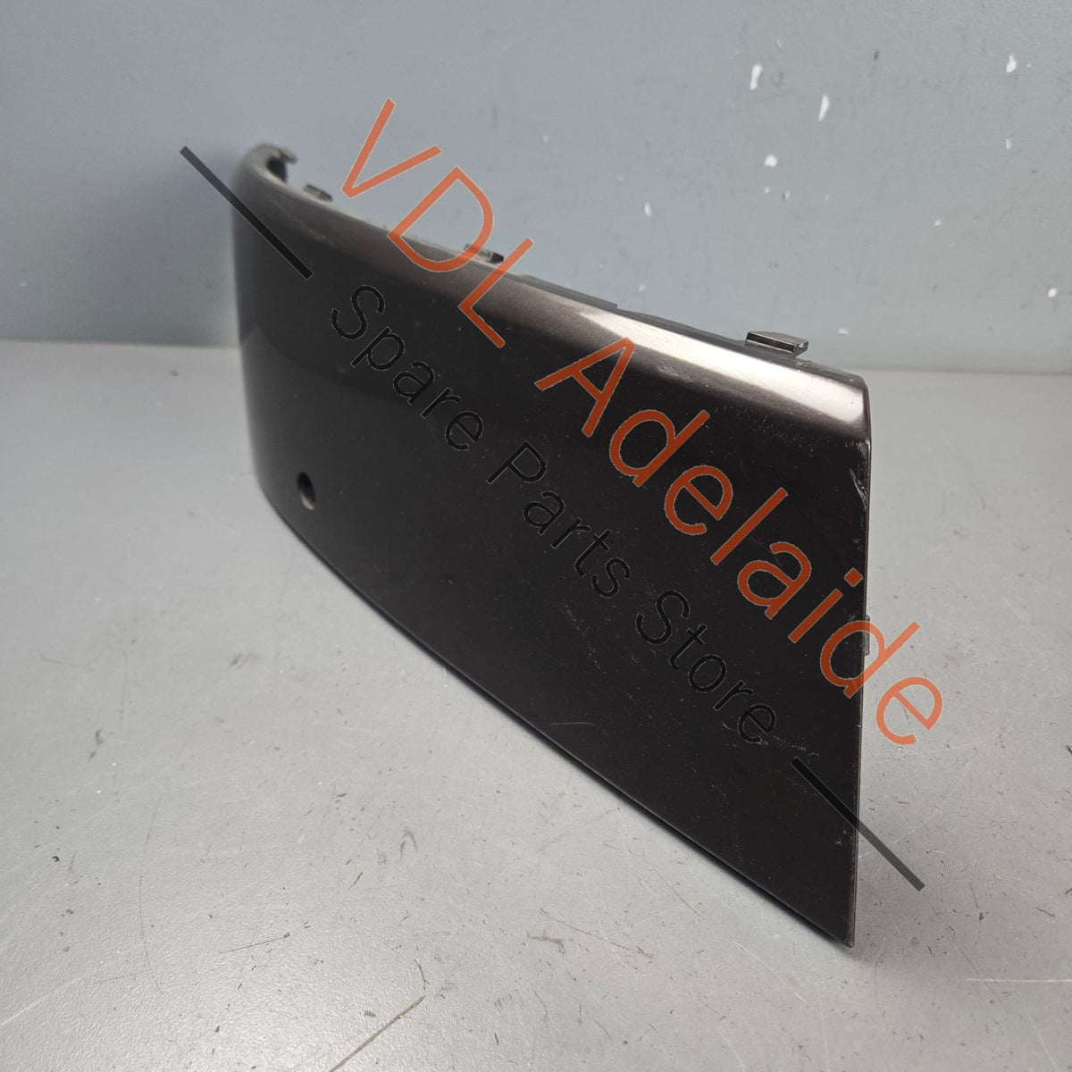 7E5807820    VW Transporter T5 Front Bumper Right Side Insert Trim Cover 7E5807820